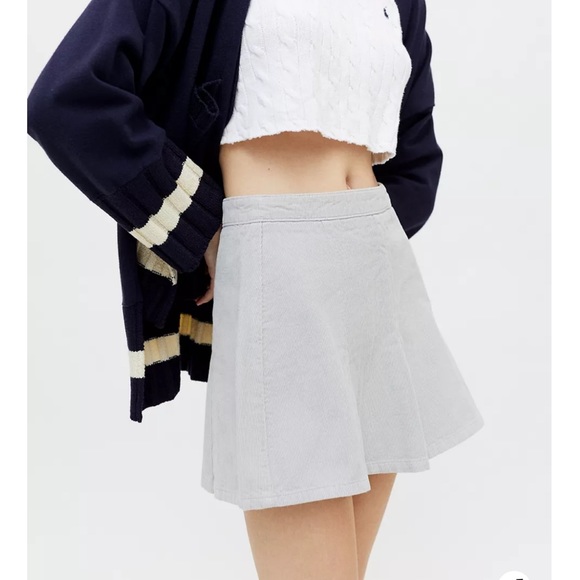 🩶🩶Urban Outfitters pleated corduroy mini skirt - Picture 2 of 12